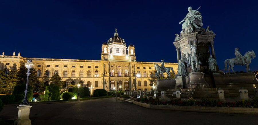 Vienna: Panoramic Night Tour by Bus - Price and what $26 buys you in a short Vienna stay
