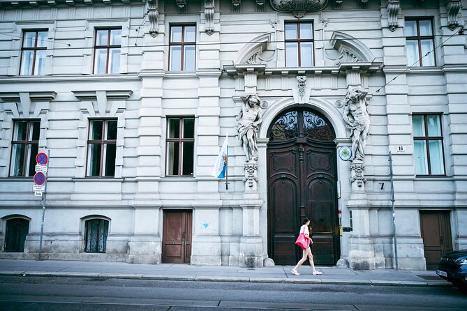Vienna Photography Masterclass - Private Photography Lesson - Rathaus and Burgtheater: Wide Shots Plus the Details That Reward Patience