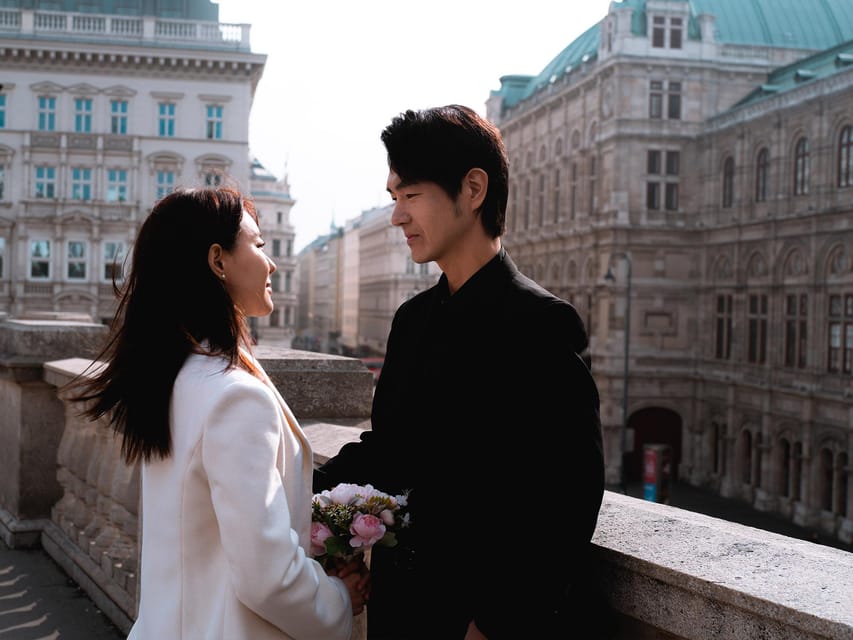 Vienna Portrait Experience: Exclusive Vienna Photo Shoot - Hofburg Palace and the walk toward a viewpoint