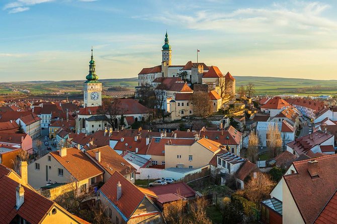 Vienna-Prague One-Way Sightseeing Tour Bus - How the day runs: a 10-hour route with real walking time