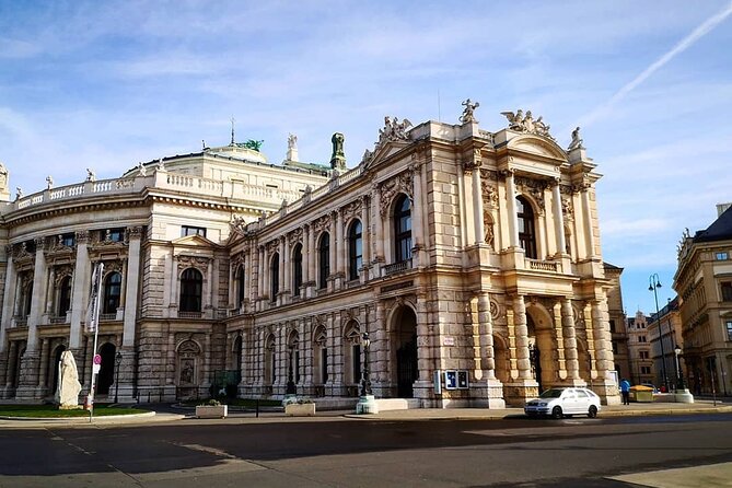 Vienna Private Bike tour - Meeting at Velopold Vienna: bikes, water, and a smooth start