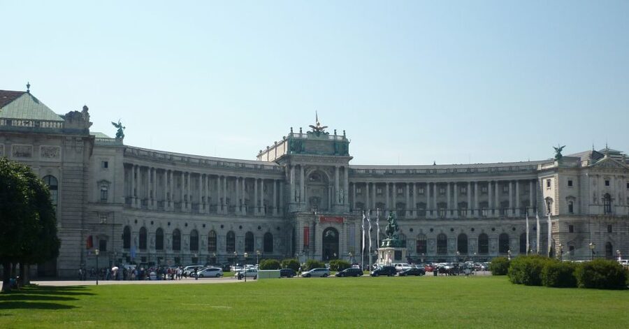 Vienna: Private Guided Walking Tour - A private Vienna loop through the places that mattered