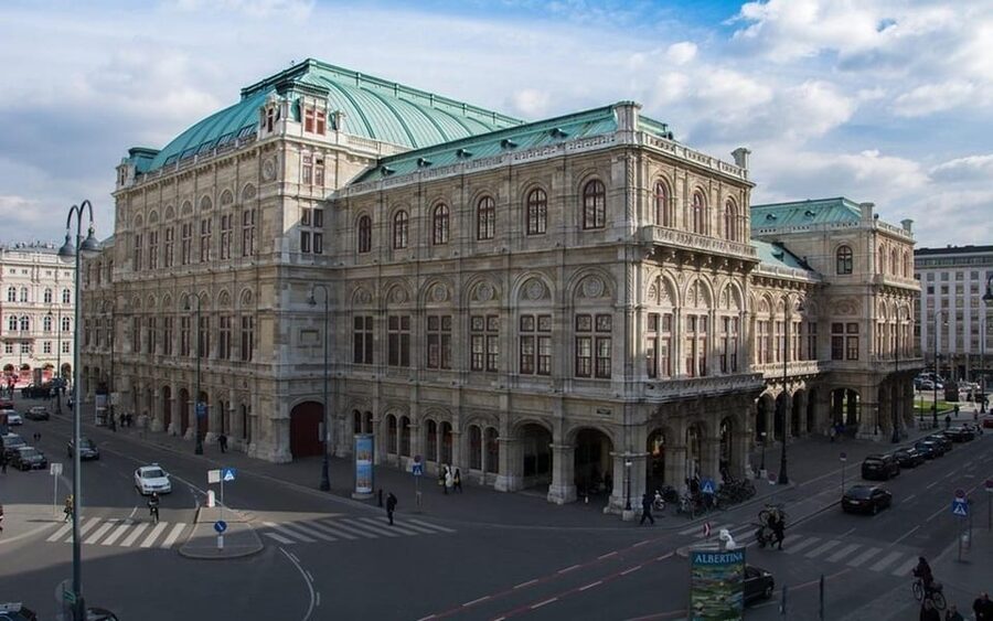 Vienna: Private Half-Day Sightseeing Tour - Belvedere and Schönbrunn: pick your palace priorities, don’t try to do everything