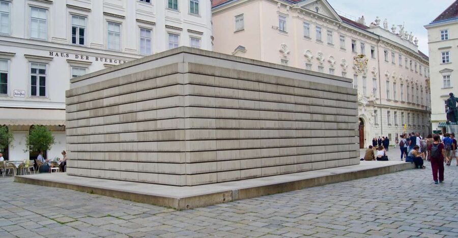 Vienna: Private Jewish Walking Tour - University of Vienna and the people behind Vienna’s ideas