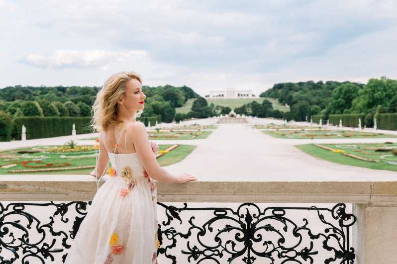 Vienna: Private Schönbrunn Gardens Photoshoot - Finding Your Photographer Outside Schlosscafé Schönbrunn
