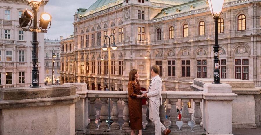 Vienna: Private Street Style Photoshoot in City Center - The Landmarks Jenny Can Photograph With You (And What They Look Like in Winter)