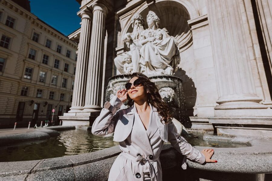 Vienna: Private Street Style Photoshoot in City Center - How Package Length Changes Your Photo Set (1 Hour vs 90 Minutes vs 2 Hours)