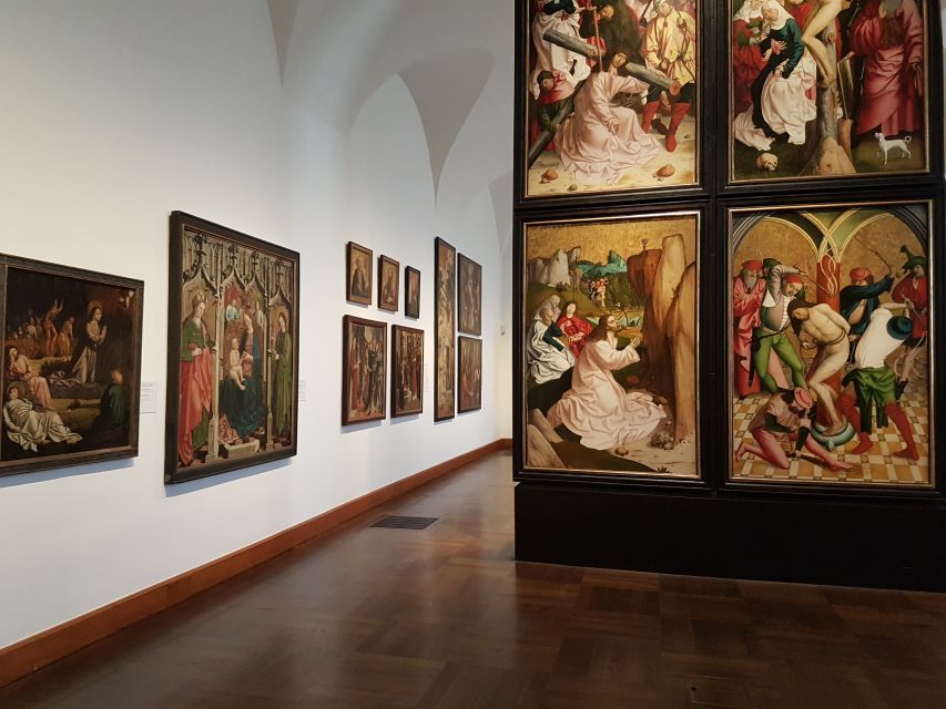 Vienna: Private Tour of Austrian Art in the Belvedere Palace - The palace itself as part of the lesson