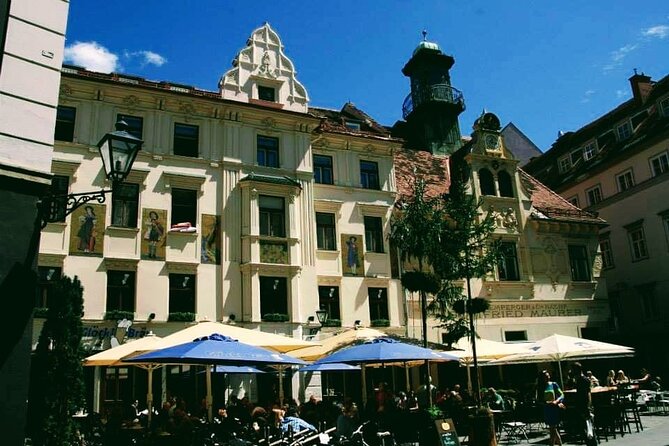 Vienna: Private tour to Graz - Kunsthaus and Mur Island: modern Graz without the extra hassle