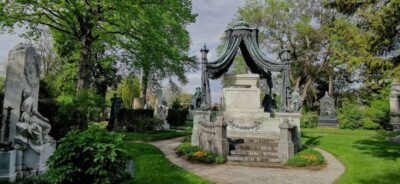 Private Walking Tour of the Central Cemetery