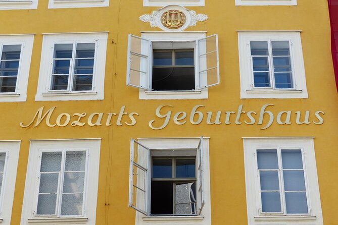 Vienna: Private Walking Tour with Local Guide - Museum of Natural History Vienna and the art of exterior reading