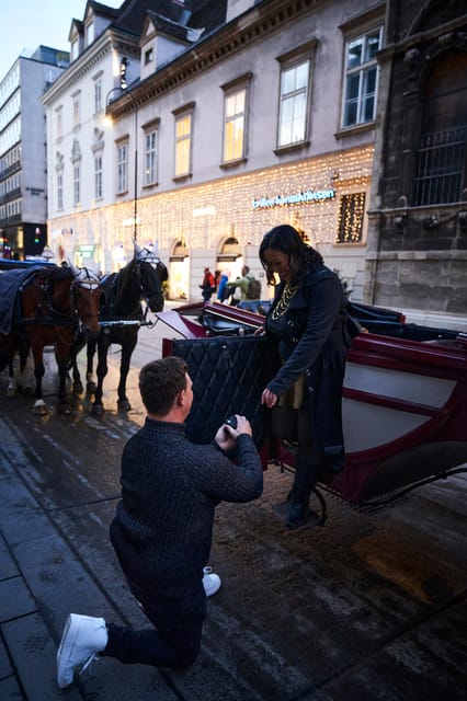 Vienna: Professional Proposal Photographer - How the Vienna Session Starts (Church Meeting Point to First Shots)