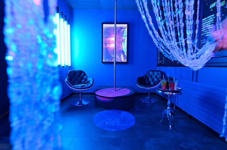 Vienna: Scavenger Escape Room Experience: Gangsta's Cage - Gangster vibe, adult rules: making sure the theme matches your night