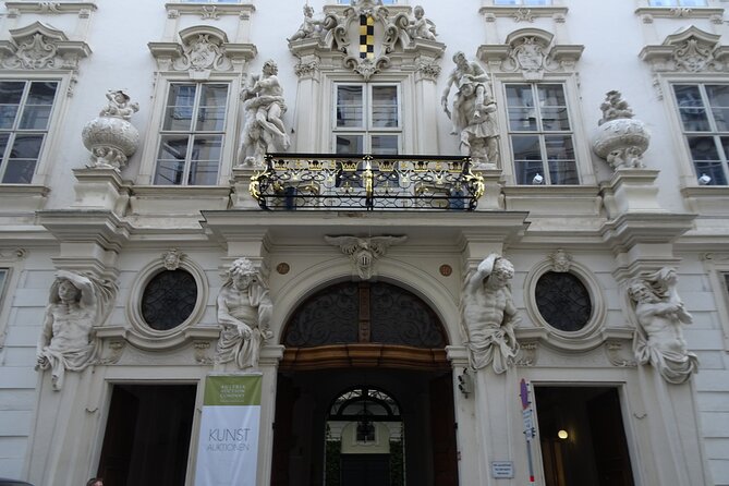 Vienna self-guided walking tour and scavenger hunt - Michaelerplatz: a classic Innere Stadt moment that feels made for puzzles