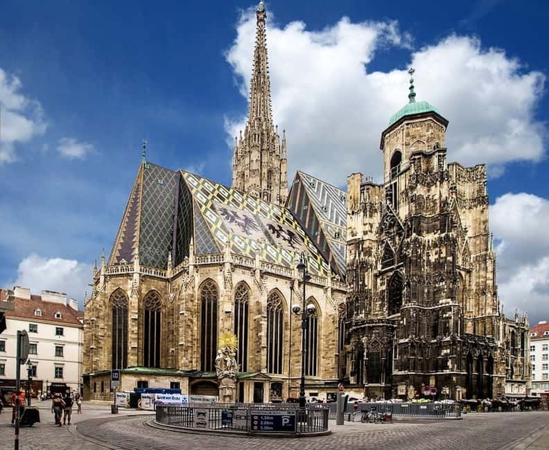 Vienna: Sightseeing Tour in a Classic Style Car - The driver experience matters more than you think