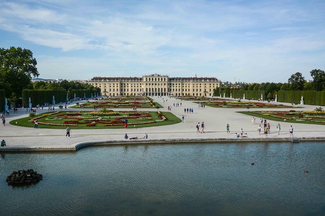 Vienna: Skip the Line Schönbrunn Palace and Gardens Guided Tour - How to handle the crowd factor without ruining your day