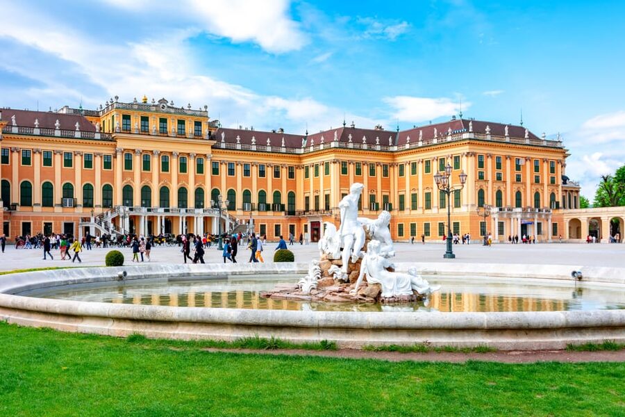 Vienna: Skip-the-Line Schönbrunn Palace and Gardens Tour - Meeting Point at Group Center Schönbrunn: don’t walk into the wrong line