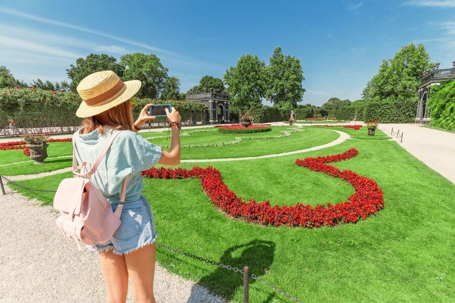 Vienna: Skip-the-Line Schönbrunn Palace & Gardens Tour - The 22-room palace tour: how you get more than the postcard