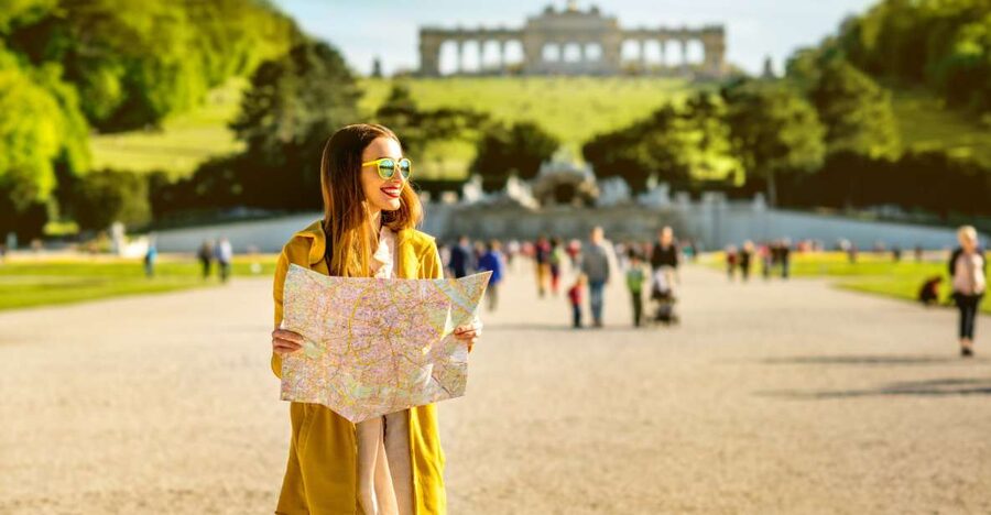 Vienna: Skip-the-Line Schonbrunn Palace Private Tour - Meeting your guide and getting the timing right