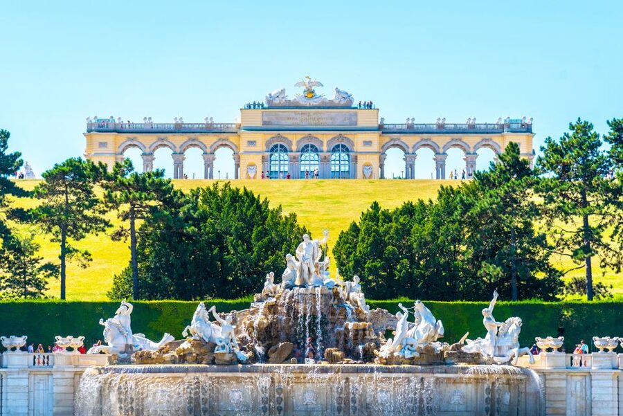 Vienna: Skip-the-Line Schonbrunn Palace Private Tour - The rooms people remember, Great Gallery, Chinese Cabinets, Hall of Ceremonies