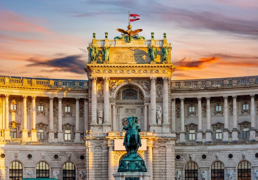 Vienna: Skip-the-Line Sisi Museum, Hofburg and Gardens Tour - Hofburg courtyards, Heldenplatz, and Burggarten: the outdoor Vienna you can actually feel