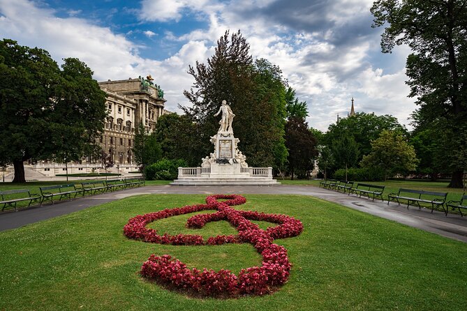 Vienna Skip-The-Line to Hofburg Palace, Sisi Museum and Gardens - Audio guide in 13 languages, no live guide: the good and the tradeoffs