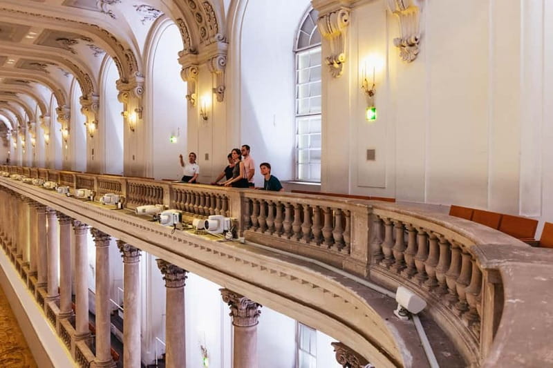 Vienna: Spanish Riding School Guided Architectural Tour - Getting Oriented at Michaelerplatz 1