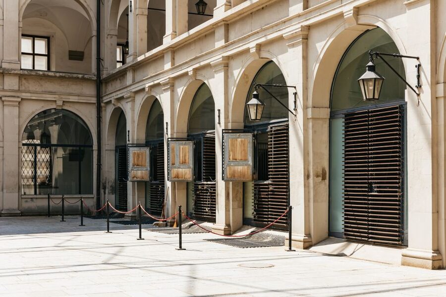 Vienna Spanish Riding School Guided Tour - First Stop: Michaelerplatz 1 and the Fast Ticket Exchange