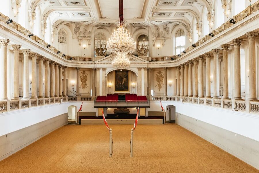 Vienna Spanish Riding School Guided Tour - Stables Viewing Rules: Getting Close Without Disrupting the Horses