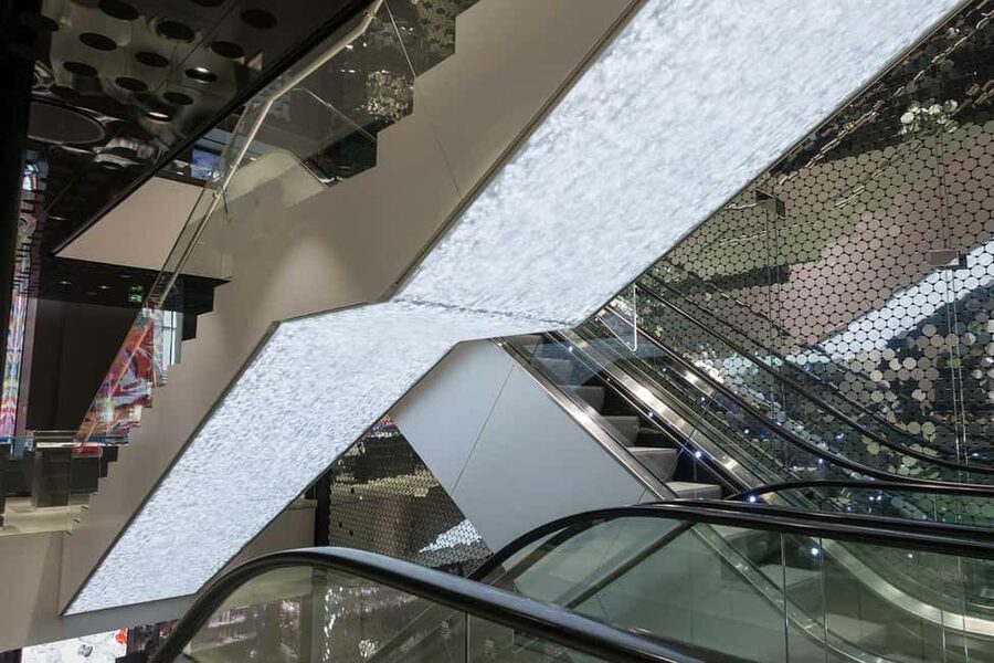 Vienna: Swarovski House Tour with Champagne & Gift - Moët & Chandon Bar champagne pause, plus non-alcohol options