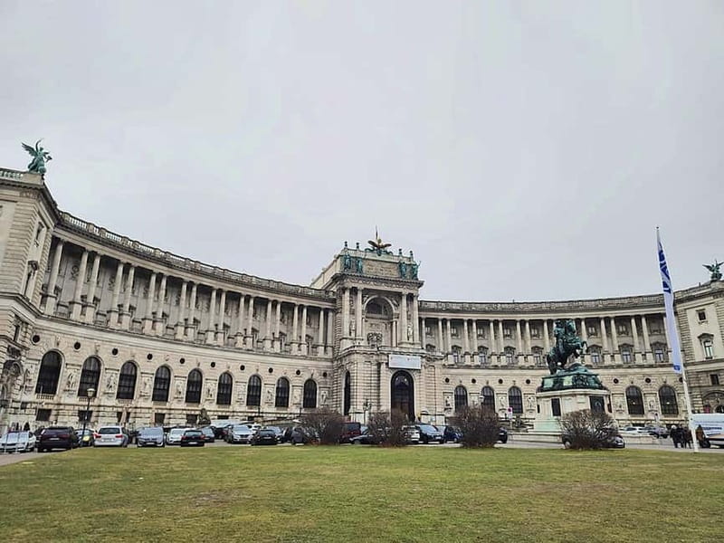 Vienna: The Ultimate Full Meal Austrian Food Tour - The tasting lineup: from Bretzel to dessert that tells a story