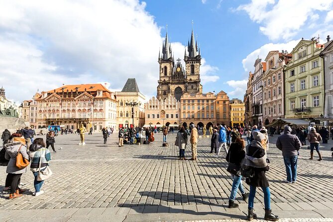 Vienna to Prague: Full-Day Private Tour with Guide and Transfers - Prague Castle and St. Vitus Cathedral, Plus the Views