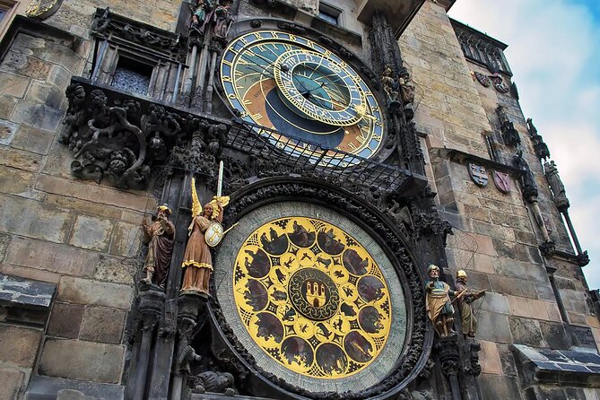 Vienna to Prague: Full-Day Private Tour with Guide and Transfers - Charles Bridge: The Iconic Walk With a Guide’s Route Sense