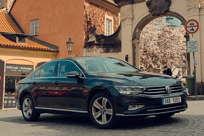 Vienna to Prague - Private Transfer by LIMOUSINE 3+1pax - Key highlights at a glance