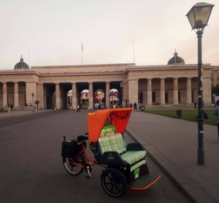 Vienna: Tour with locals in RAXI electric rickshaw - Historic Center orientation: from quick safety briefing to smart first views