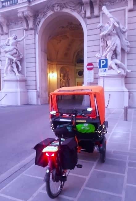 Vienna: Tour with locals in RAXI electric rickshaw - Hundertwasser House: eco design you can actually experience up close