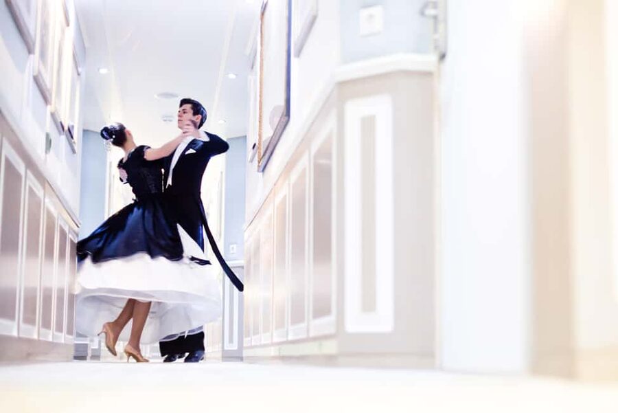 Vienna: Viennese Waltz Beginner Workshop for Couples - Should you book the Viennese Waltz Beginner Workshop for Couples?