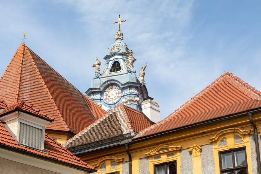 Vienna: Wachau Valley, Melk Abbey Tour with Danube Boat Trip - How to show up prepared: meeting point and on-the-day tips