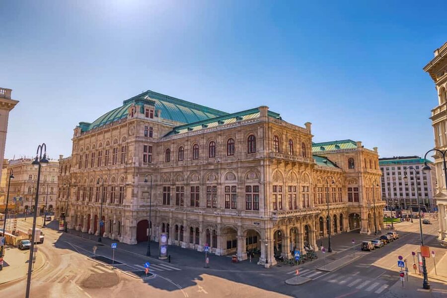 Vienna Walking Tour, Hofburg Palace, St Stephen’s Cathedral - St Stephen’s Cathedral: what you can see for free, and what to plan for