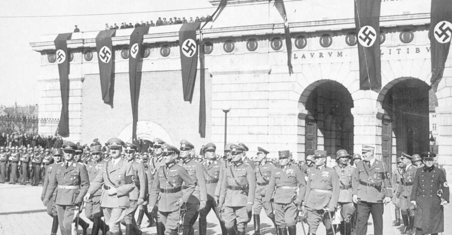 Vienna: World War II Historical Walking Tour - Bomb scars and the math of destruction over 100,000 strikes