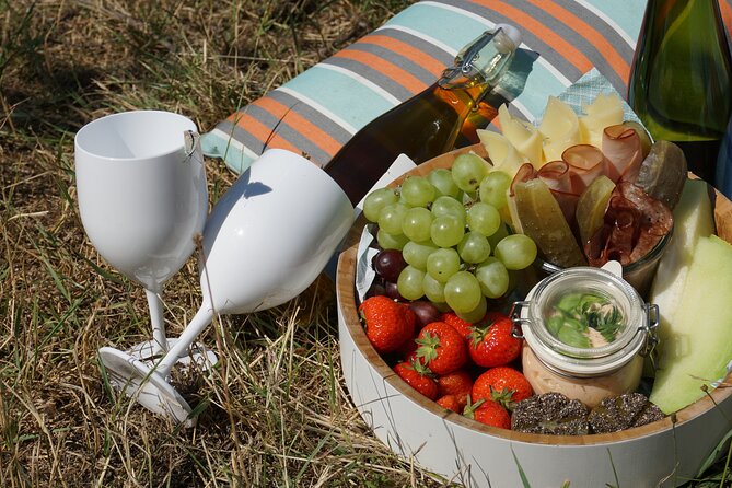 Wine Picknick overlocking vienna - Stop 1 in Vienna: The Meeting Point That Keeps It Simple
